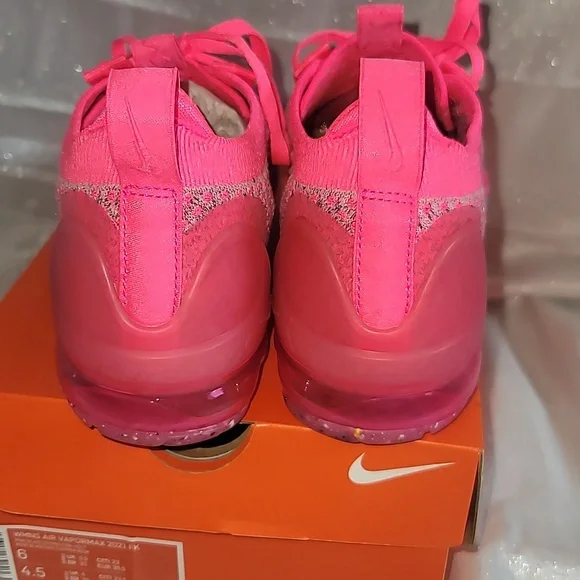 Womans Air Vapormax 2021 size 6 NWT - Picture 4 of 9